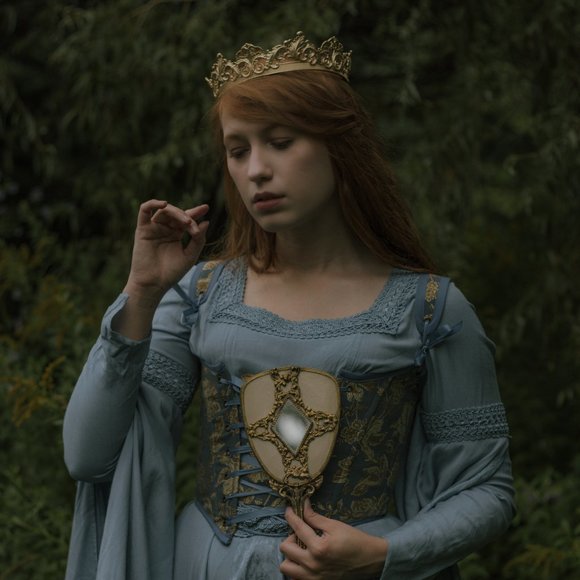 Meet Your Posher Courtney! - Picture 2 of 4